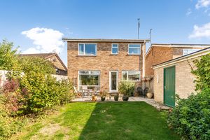 Cherrys Close Bloxham
